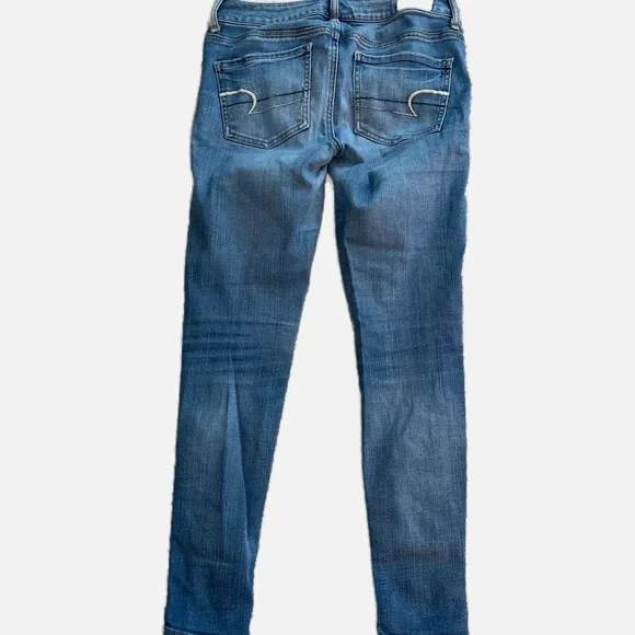 American Eagle Outfitters Jeans, distressed, skinny legs, stretch waist.  Size 4 - Picture 4 of 6